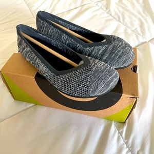 Xero W6 Phoenix Gray Knit Flats